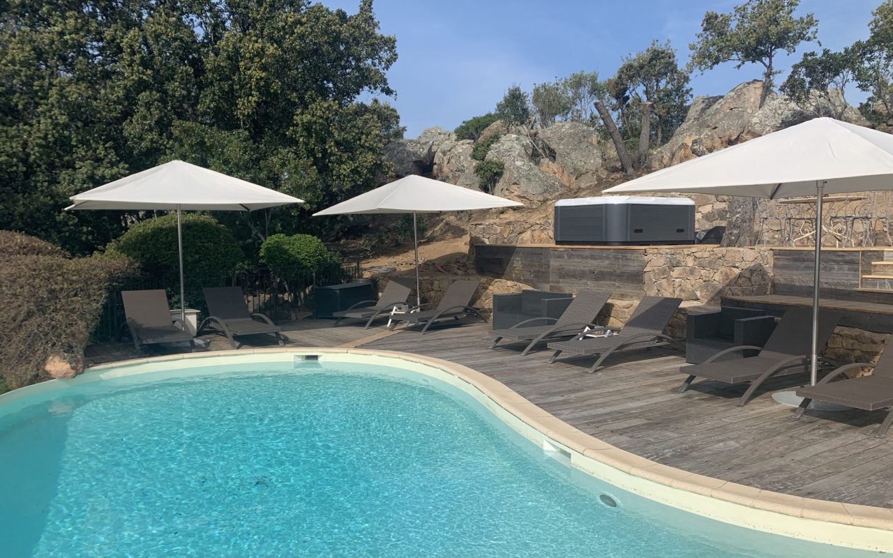 swim-lodge-hotel-porto-vecchio-1